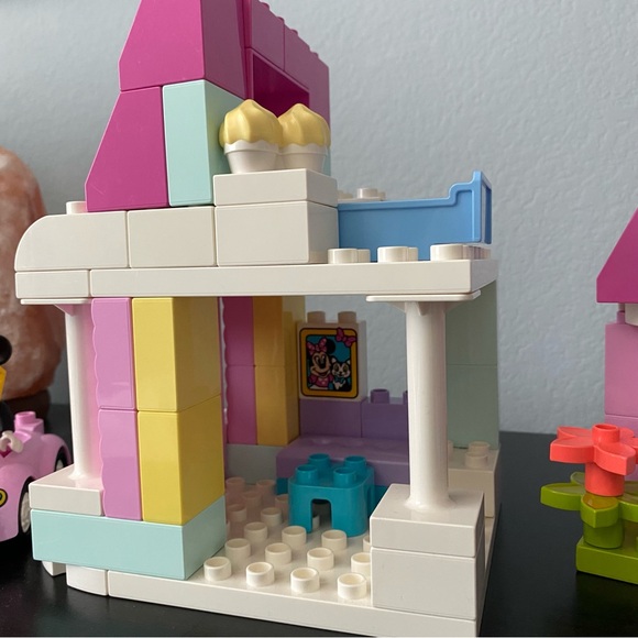 LEGO Duplo 10942 DISNEY Junior MINNIE'S HOUSE AND CAFE Daisy 75 pieces - Picture 16 of 16